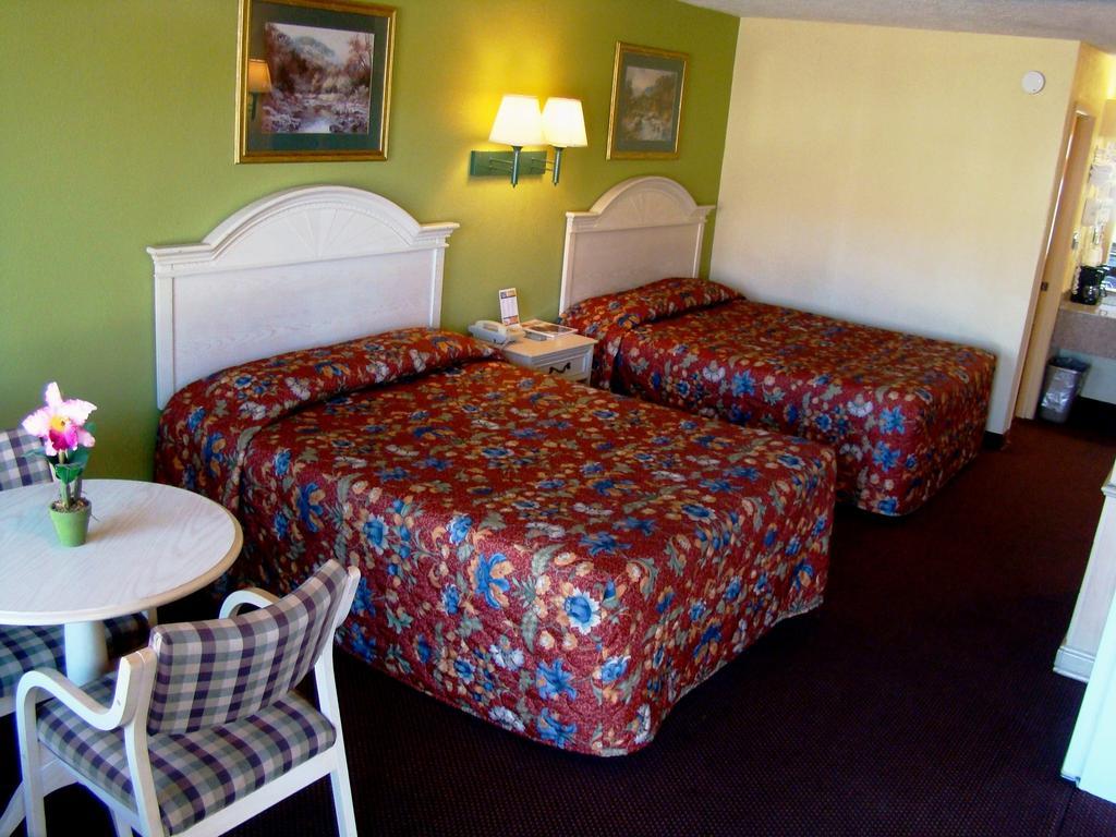 Holiday Terrace Inn - Pigeon Forge Rom bilde